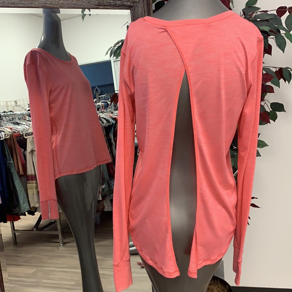 EUC LULULEMON "Beat The Heat Top" - Picture 5 of 6